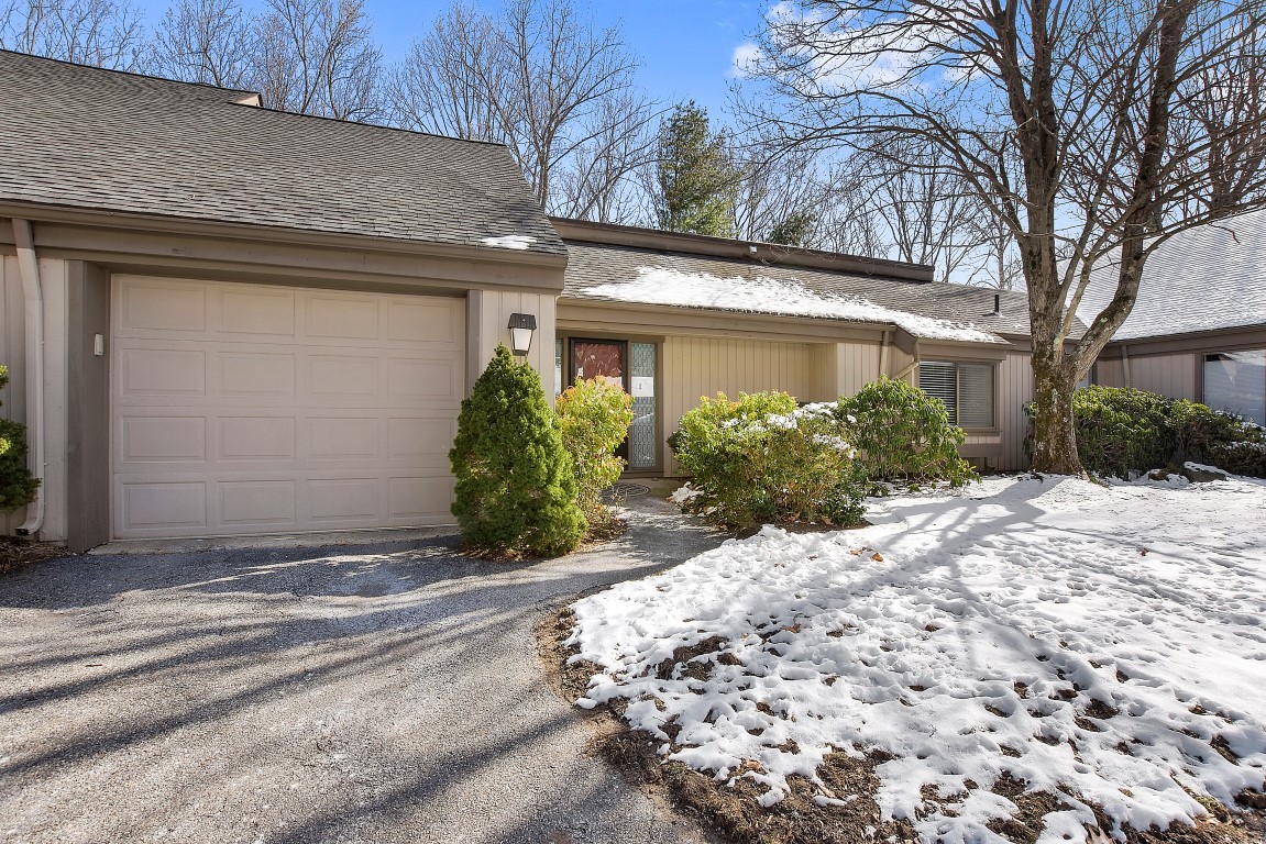 350B Heritage Hills, Somers Property Listing